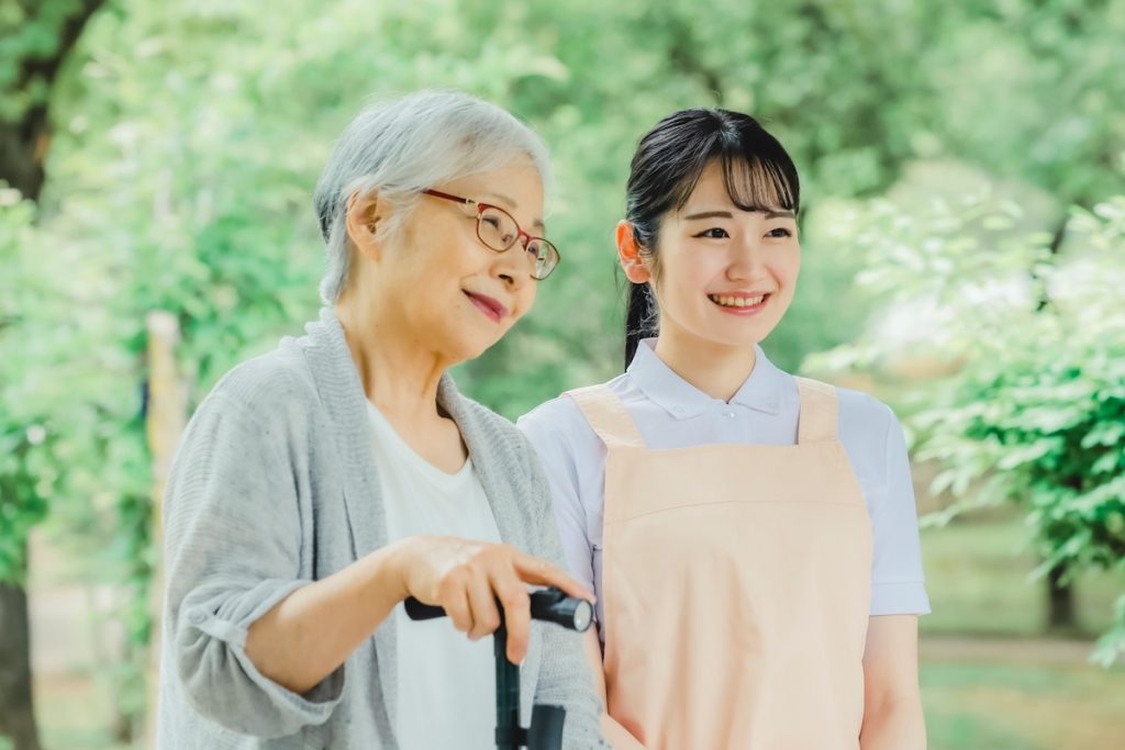 介護職で働きやすい施設は？未経験無資格で最初に働くならどこ？